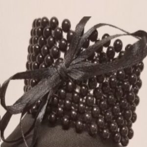 BLACK PEARL WRISTLET